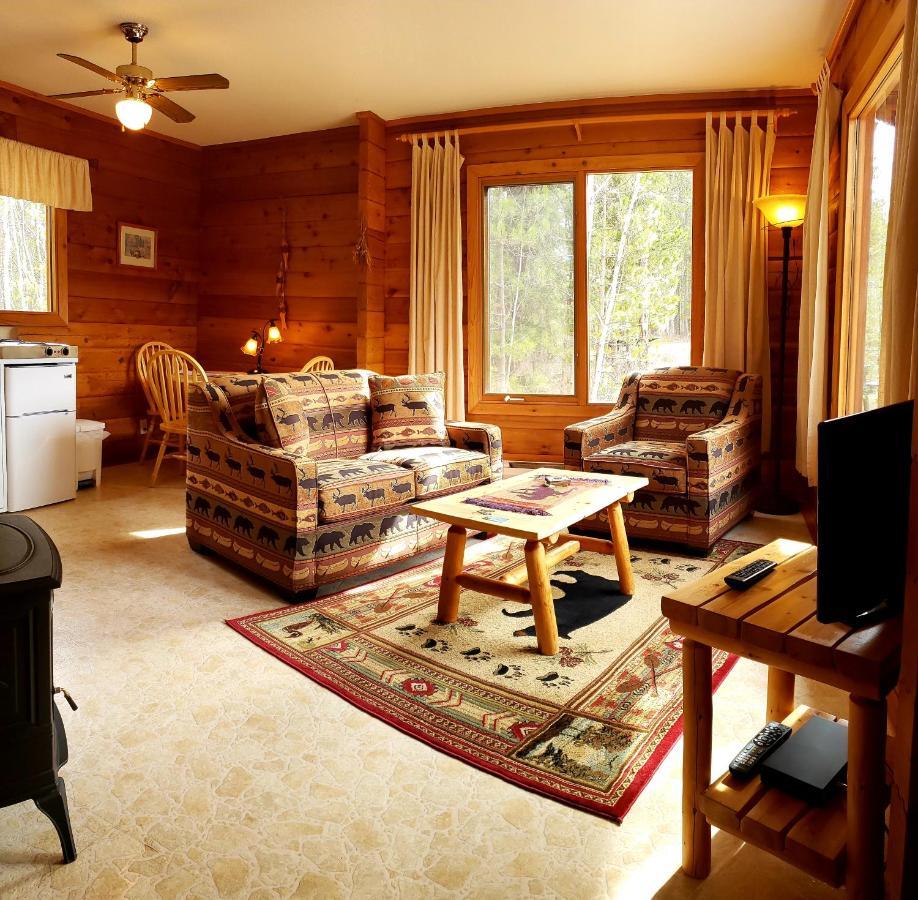 Mica Mountain Lodge & Log Cabins Тет-Жон-Каш Экстерьер фото