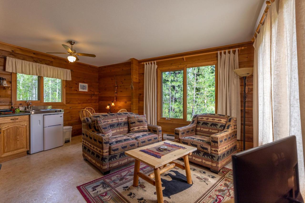 Mica Mountain Lodge & Log Cabins Тет-Жон-Каш Экстерьер фото